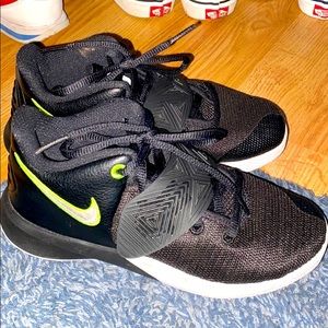 Boys Nike shoes 👟